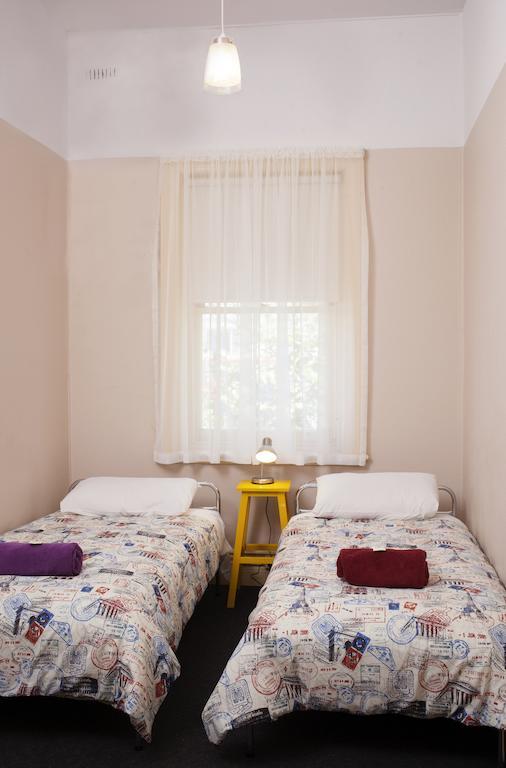 The Cally Hotel Warrnambool Room photo