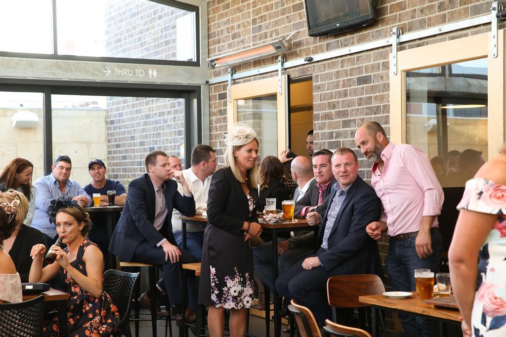 The Cally Hotel Warrnambool Exterior photo